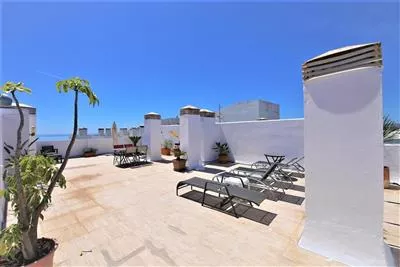 SEAVIEW_Another_picture_of_the_lovely_roof_terrace.JPG