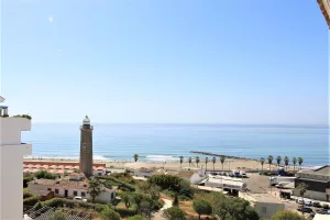 Ef1_Views_of_Estepona_lighthouse_from_the_apartment.JPG