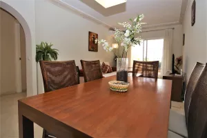 PA2_Beautiful_dining_area_with_seating_for_six_guests.JPG