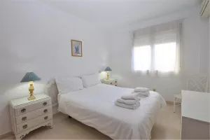 PPBA_Second_bedroom_with_a_double_bed.jpg