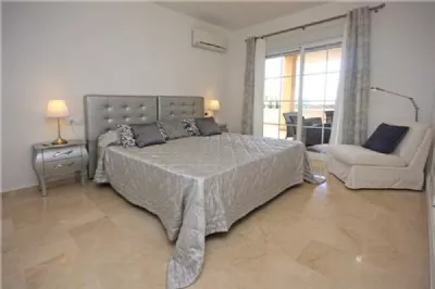 PA4bedroom2(16).jpg kopi.png