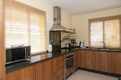 PA8Puerto Alto_Large_modern_kitchen_area.JPG