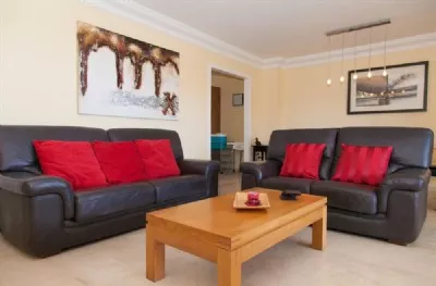 PA8Puerto Alto_Lounge_with_dining_area_to_the_rear.JPG