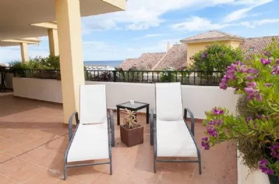 PA8Puerto Alto_More_space_along_the_front_of_the_apartment-1.JPG