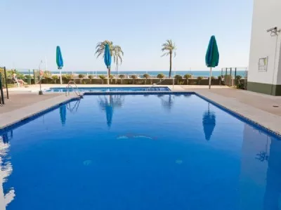 PE4._Community_pool_of_Puerto_Estepona_Residencial.JPG