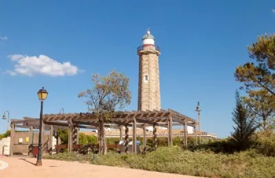 EF2_The_lighthouse_of_Estepona_with_its_beautiful_promenade_located_outside_the_urbanisation.JPG