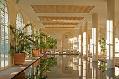spa og indoor pool.jpg