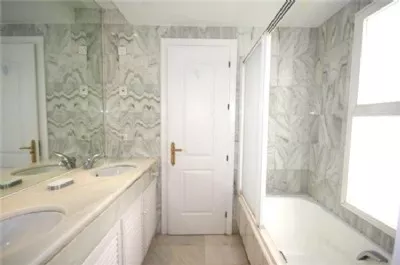 ALBA_En-suite_bathroom_.jpg.png