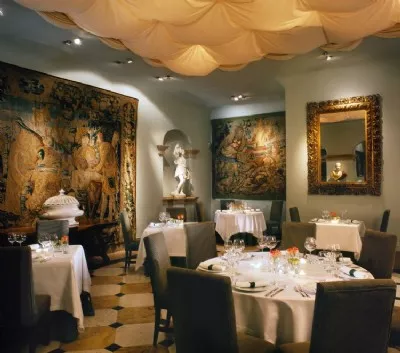 La Veranda Inside.jpg